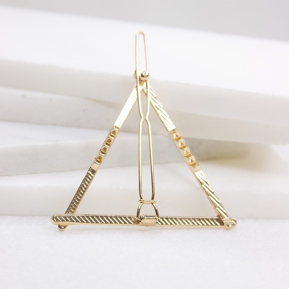 Triangle Gold Tone Hair Clip - Picture 2 of 4
